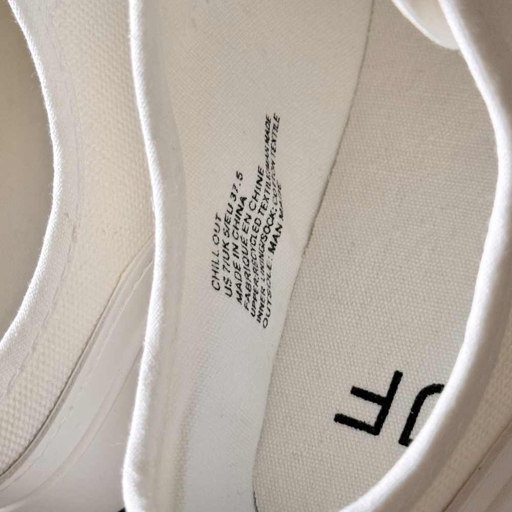 Canvas Slip On Sneaker NWT - Picture 6 of 6